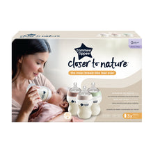 Carregar imagem no visualizador da galeria, Tommee Tippee Closer to Nature - Biberão 260ml, pack de 3 unidades (Branco, Rosa e Verde)