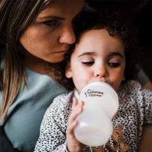 Carregar imagem no visualizador da galeria, Tommee Tippee Closer to Nature - Biberão 340ml