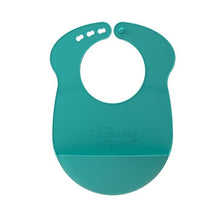 Load image into Gallery viewer, Tommee Tippee - Silicone Roll n Go Green Bib